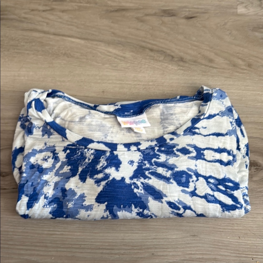 LuLaRoe Blue and Cream Short Sleeve Tee